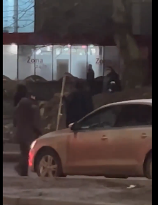 Afișare TERIFIANTĂ în sectorul Botanica din capitală: „Moartea cu Coasa” zărită într-o zonă cu multe accidente fatale