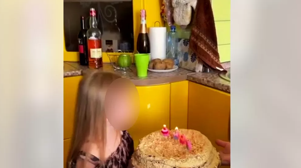 FOTO // Bucătăria din Ucraina, devenită virală: A rămas întreagă, după rachetele lui Putin. Cine locuia în apartament