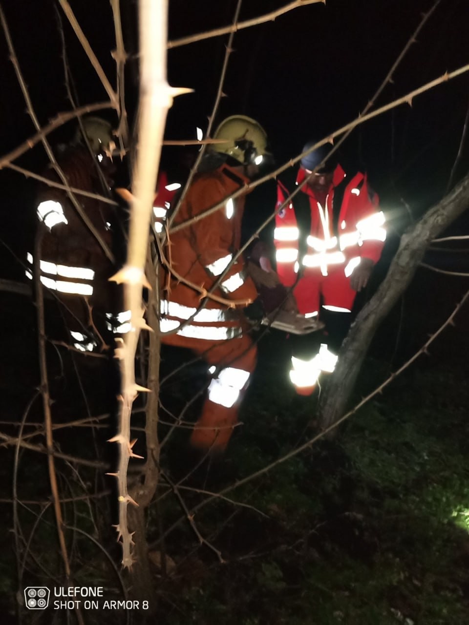 La un pas de tragedie. O femeie a căzut într-o groapă de canalizare
