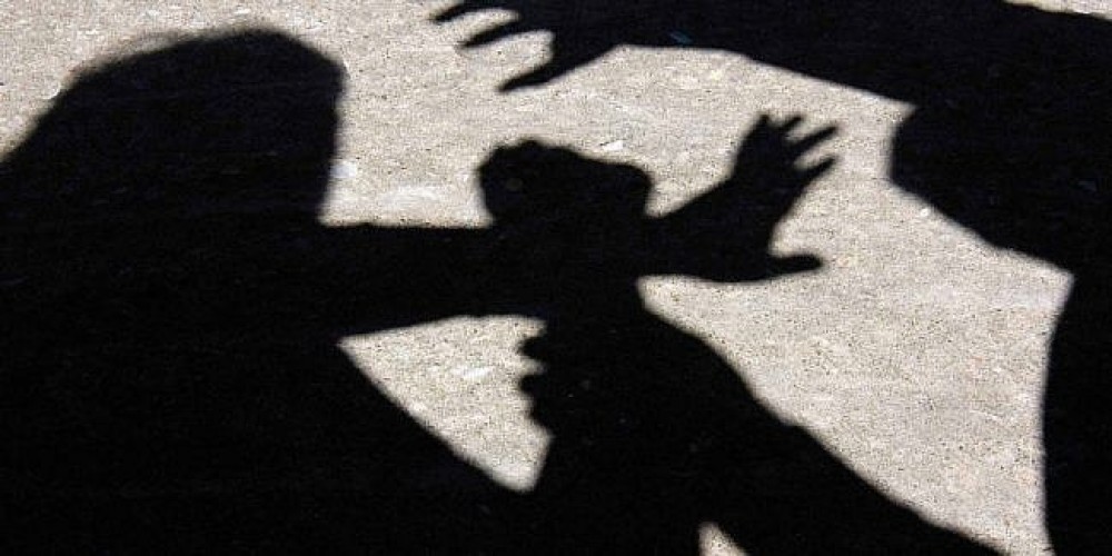 Monstru nu tată! - Un bărbat arestat după ce și-a obligat fiii să cerșească iar pe fiică a agresat-o sexual