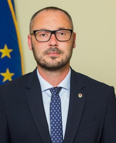 Presa română cu semne de întrebare pentru capacitățile Maiei Sandu: „R. Moldova împotmolită în reforme!”