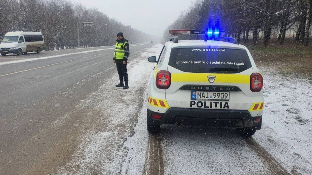 În weekend, 2800 de șoferi au fost amendați. 22 dintre ei erau în stare de ebrietate