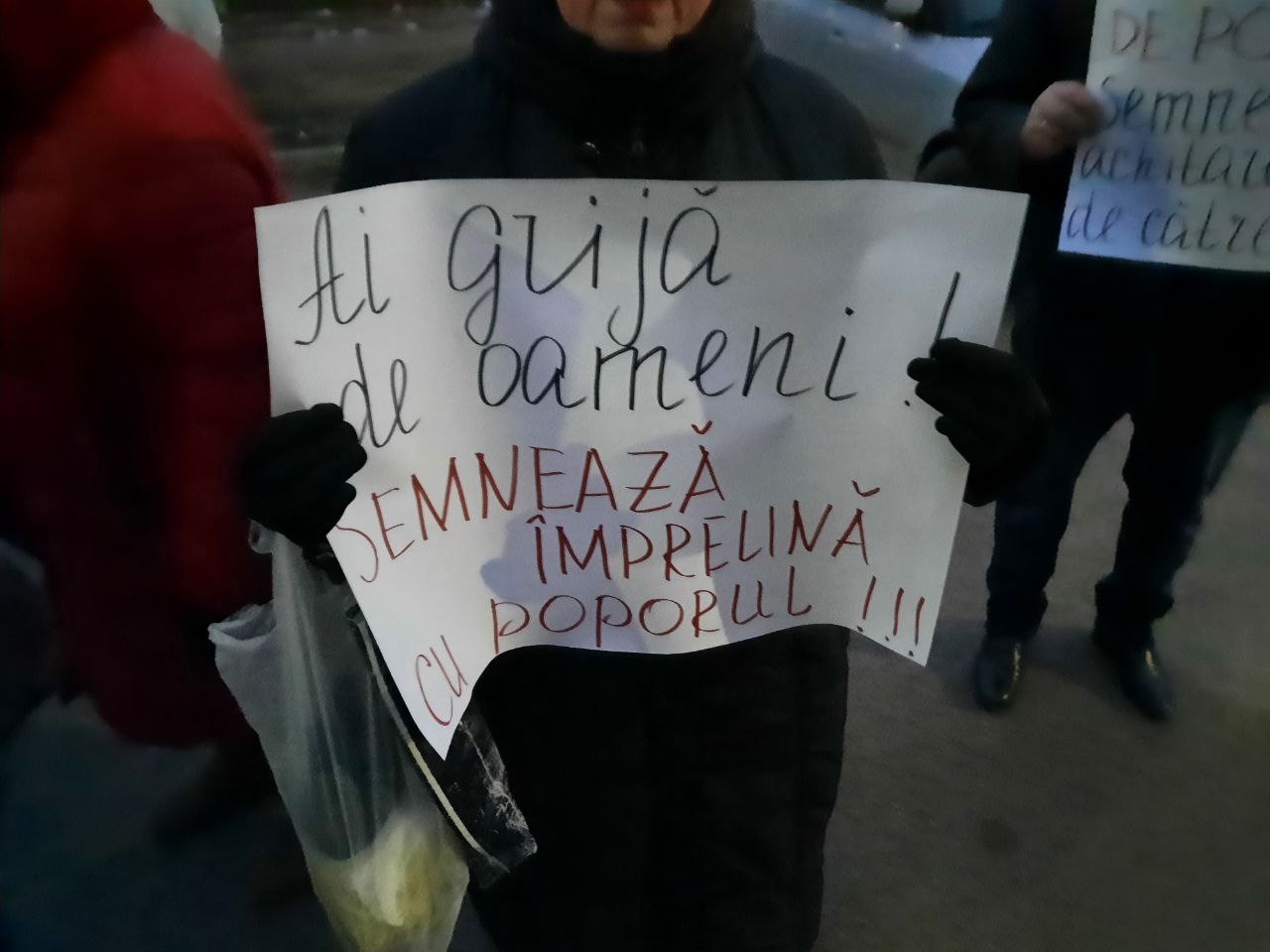 „Mișcarea Pentru Popor” continuă să meargă la domiciliile demnitarilor PAS pentru a-i îndemna să fie alături de cetățeni