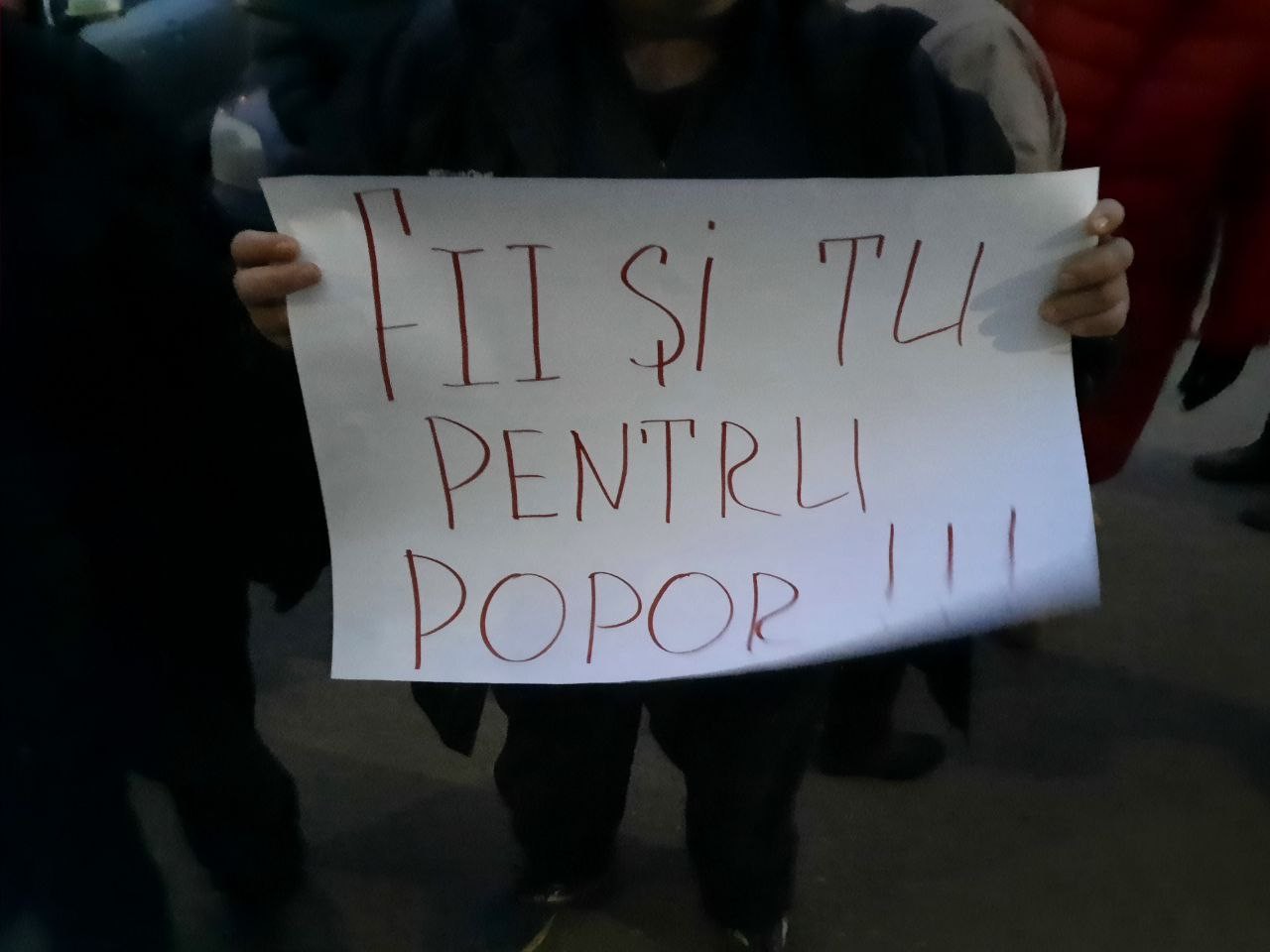 „Mișcarea Pentru Popor” continuă să meargă la domiciliile demnitarilor PAS pentru a-i îndemna să fie alături de cetățeni