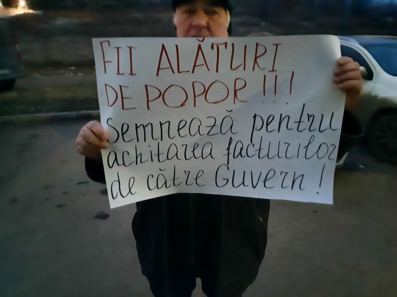 „Mișcarea Pentru Popor” continuă să meargă la domiciliile demnitarilor PAS pentru a-i îndemna să fie alături de cetățeni