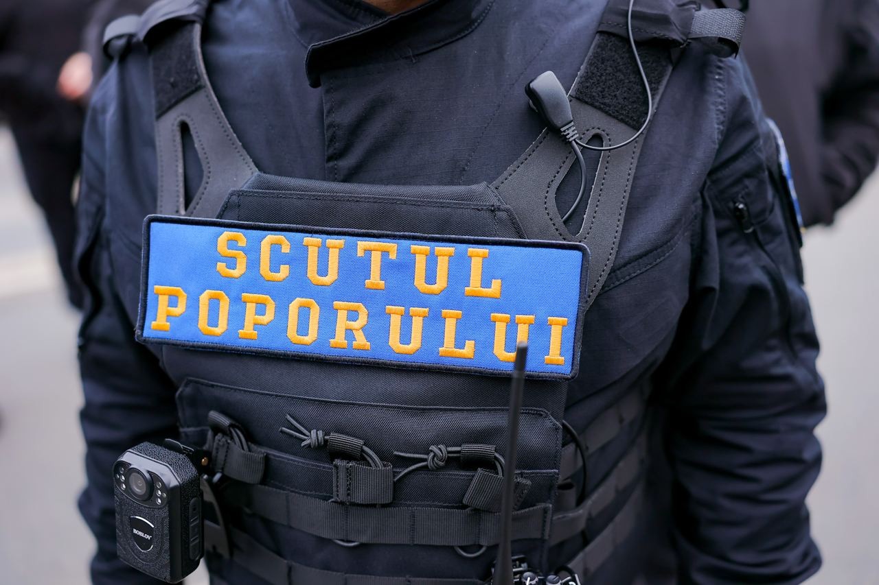 FOTO // Moldova fierbe: Mii de oameni îi cer Guvernului să plătească facturile populației pentru lunile de iarnă