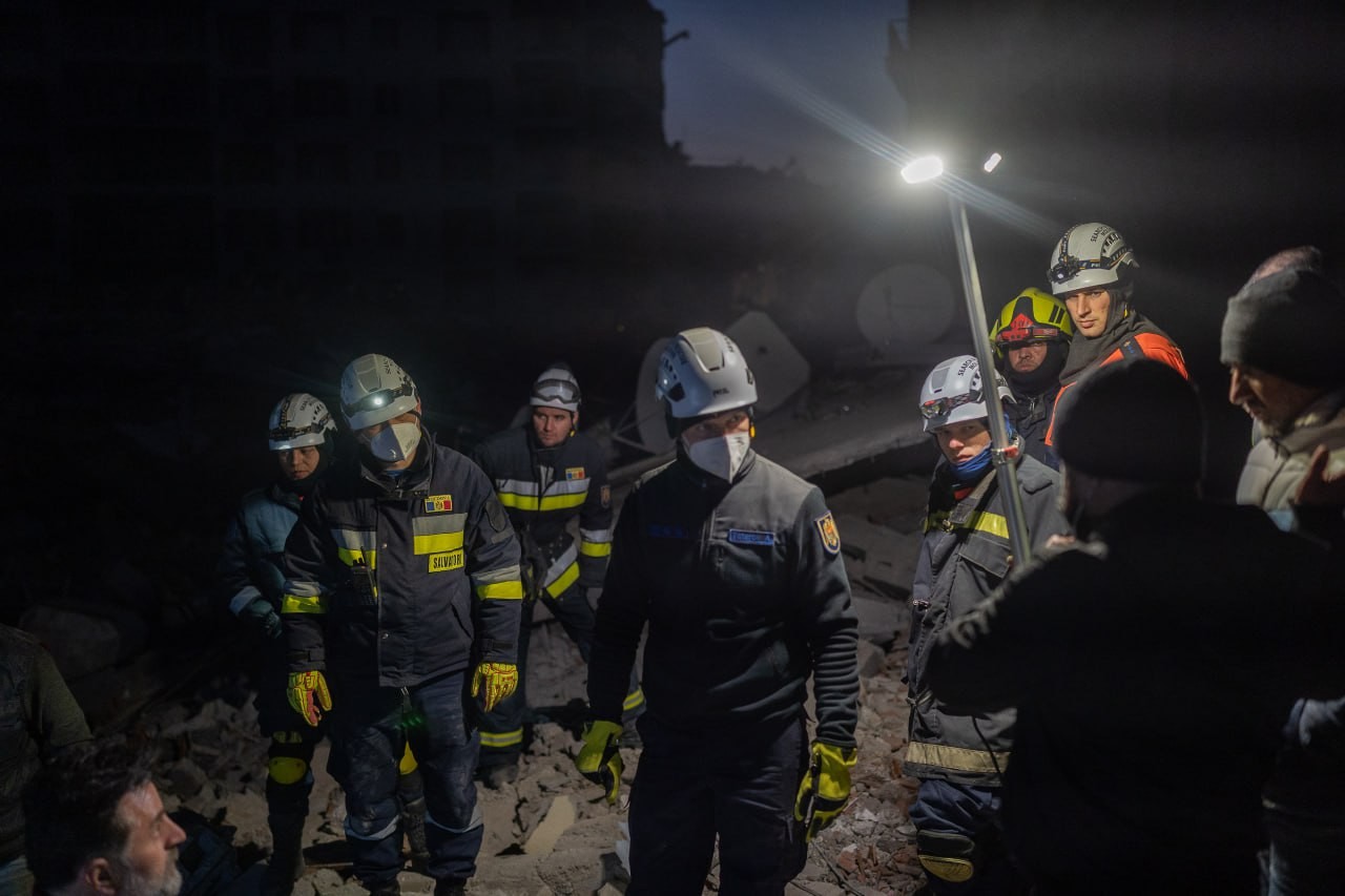 FOTO // Misiunea salvatorilor moldoveni în Turcia, prezentată în imagini