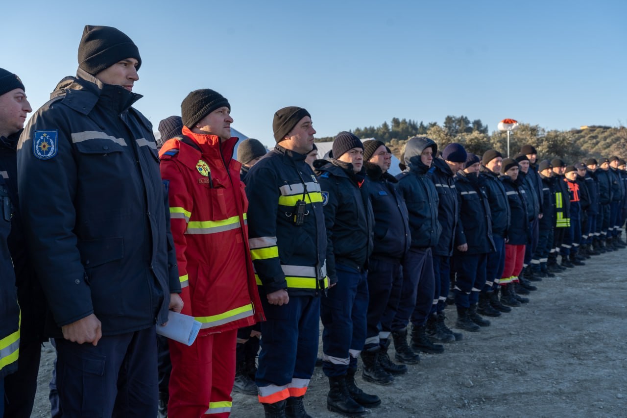 FOTO // Misiunea salvatorilor moldoveni în Turcia, prezentată în imagini
