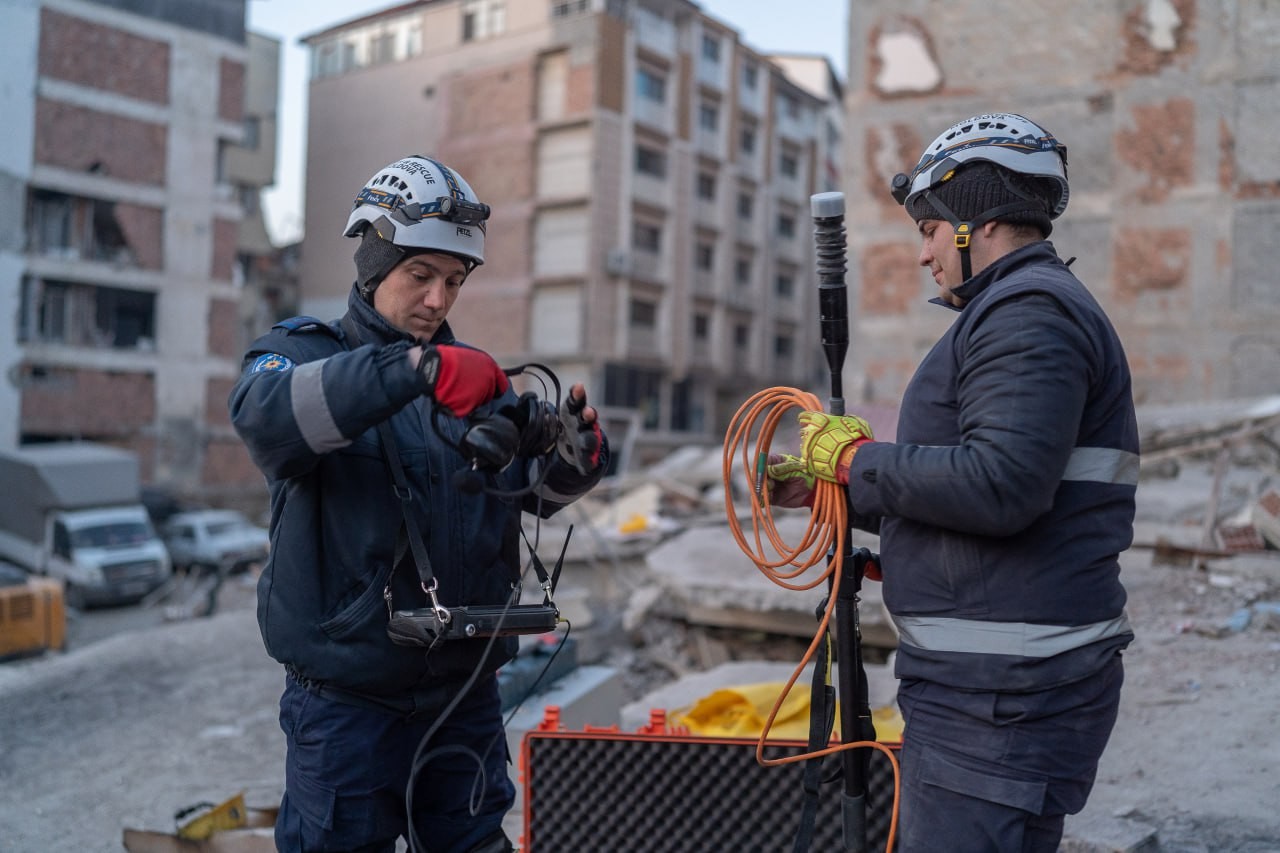 FOTO // Misiunea salvatorilor moldoveni în Turcia, prezentată în imagini