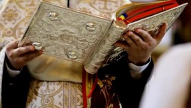 SCANDALOS // Un preot șantajat de o enoriașă după ce și-a înșelat soția. Femeia a fost reținută