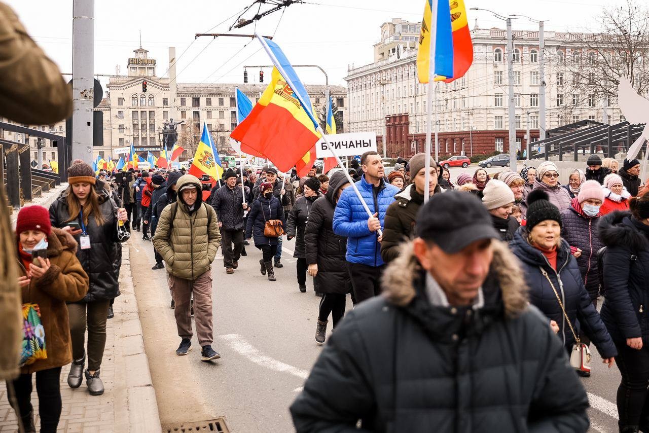 Miting organizat de Mișcarea Pentru Popor: Oamenii cer guvernării să le achite facturile pentru lunile de iarnă și să nu admită război pe teritoriul Moldovei