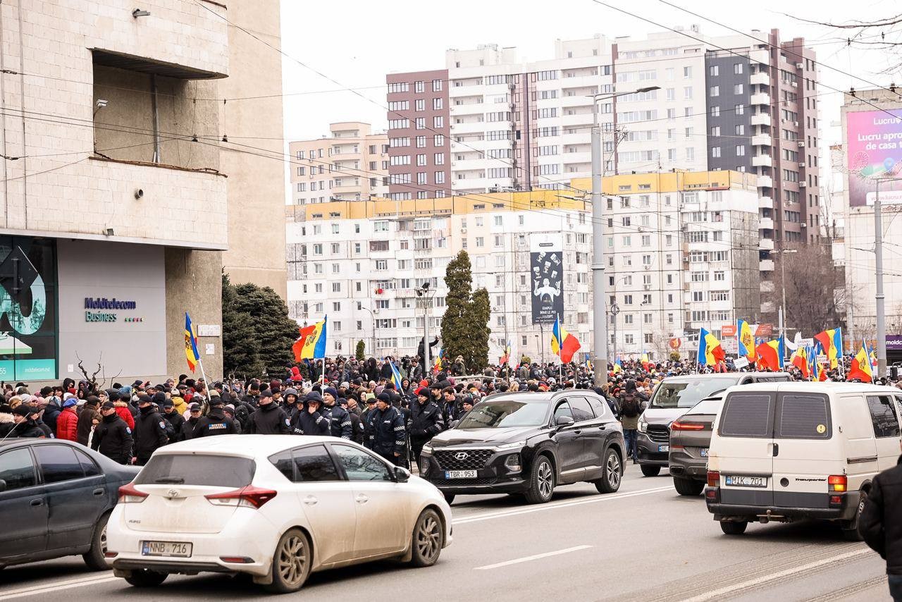 Miting organizat de Mișcarea Pentru Popor: Oamenii cer guvernării să le achite facturile pentru lunile de iarnă și să nu admită război pe teritoriul Moldovei