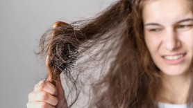 Ce să faci ca să nu-ți mai cadă părul. Trucul genial pe care trebuie să-l afli