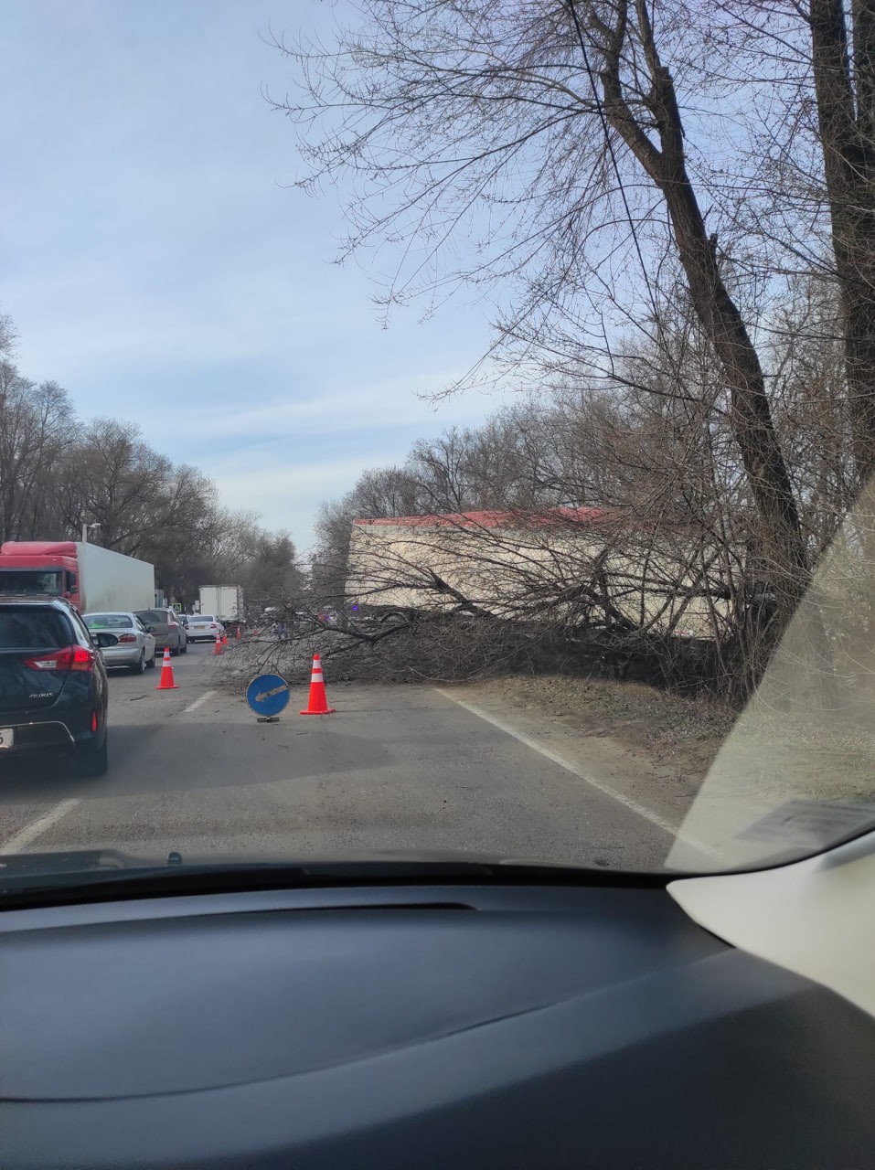 FOTO/VIDEO: Accident grav în capitală. Șoferul unui BMW ar fi murit pe loc