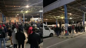Protest cu claxoane la vama Albiţa. Zeci de transportatori moldoveni n-au fost lăsați să intre în România