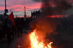 Franța, zguduită de proteste: O deputată din opoziţie ar fi fost ameninţată că va fi ucisă