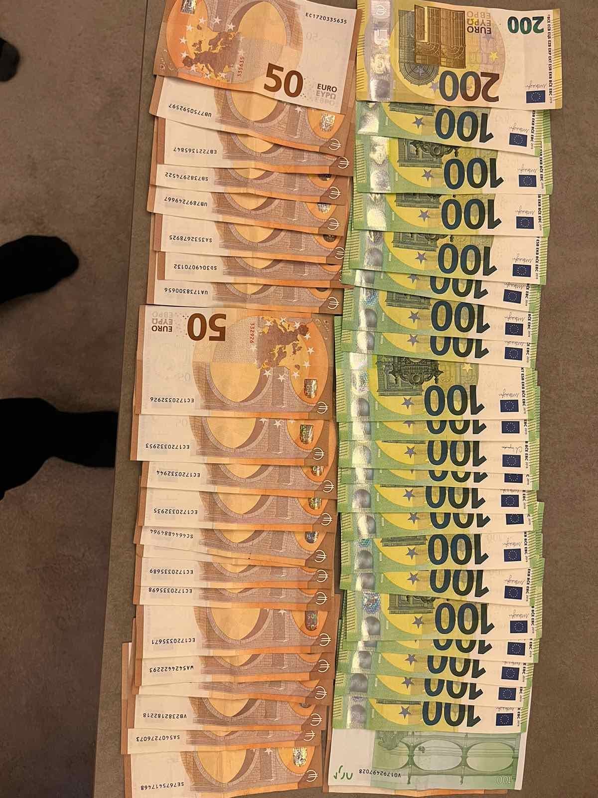 FOTO // Schemă de corupție la eliberarea permiselor de conducere. Lunar, 20 000 de euro erau colectați