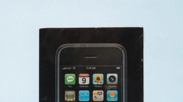 Suma FABULOASĂ cu care s-a vândut un iPhone vechi de 16 ani. Are sigiliul aplicat în fabrică