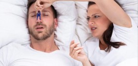 STUDIU: Persoanele care sforăie se pot confrunta cu riscul unui accident vascular cerebral