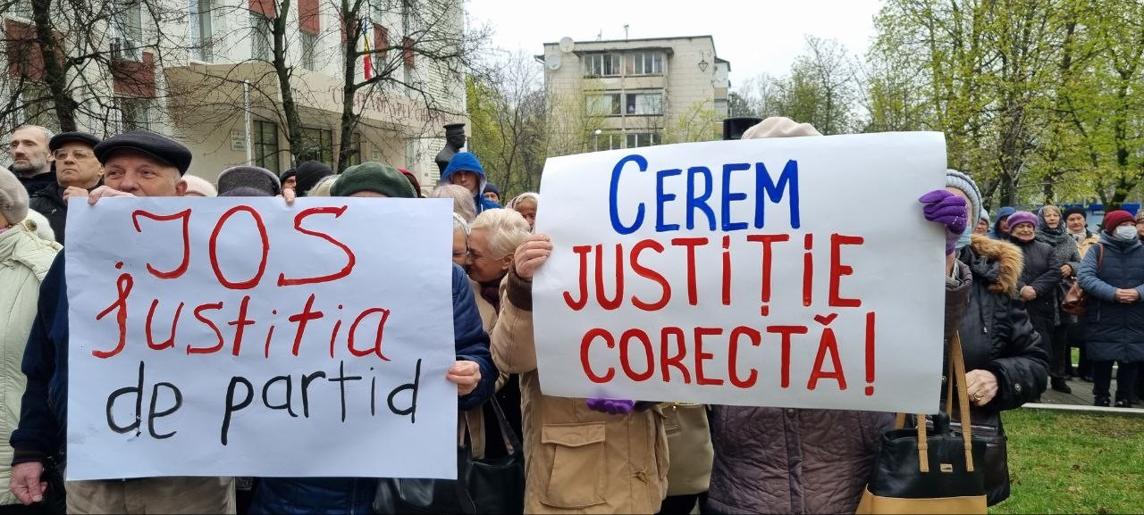FOTO // Miting la Curtea de Apel Chișinău: Ilan Șor este nevinovat, el a declarat de mai multe ori că nu a comis nicio infracțiune