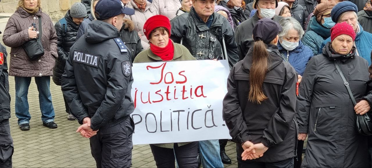 FOTO // Miting la Curtea de Apel Chișinău: Ilan Șor este nevinovat, el a declarat de mai multe ori că nu a comis nicio infracțiune