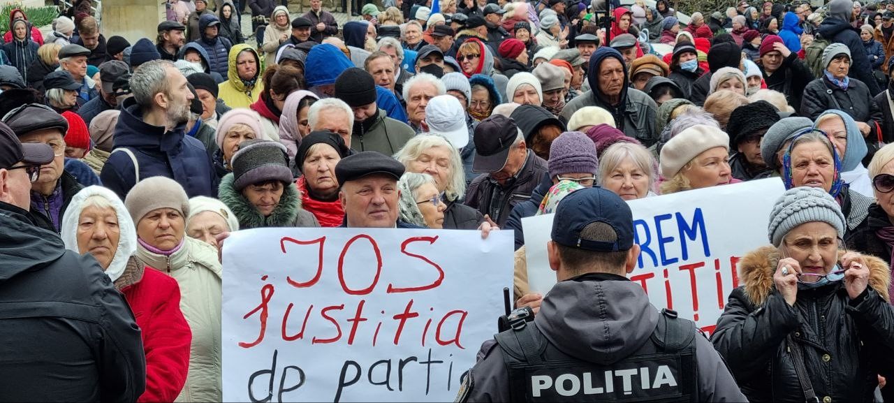 FOTO // Miting la Curtea de Apel Chișinău: Ilan Șor este nevinovat, el a declarat de mai multe ori că nu a comis nicio infracțiune