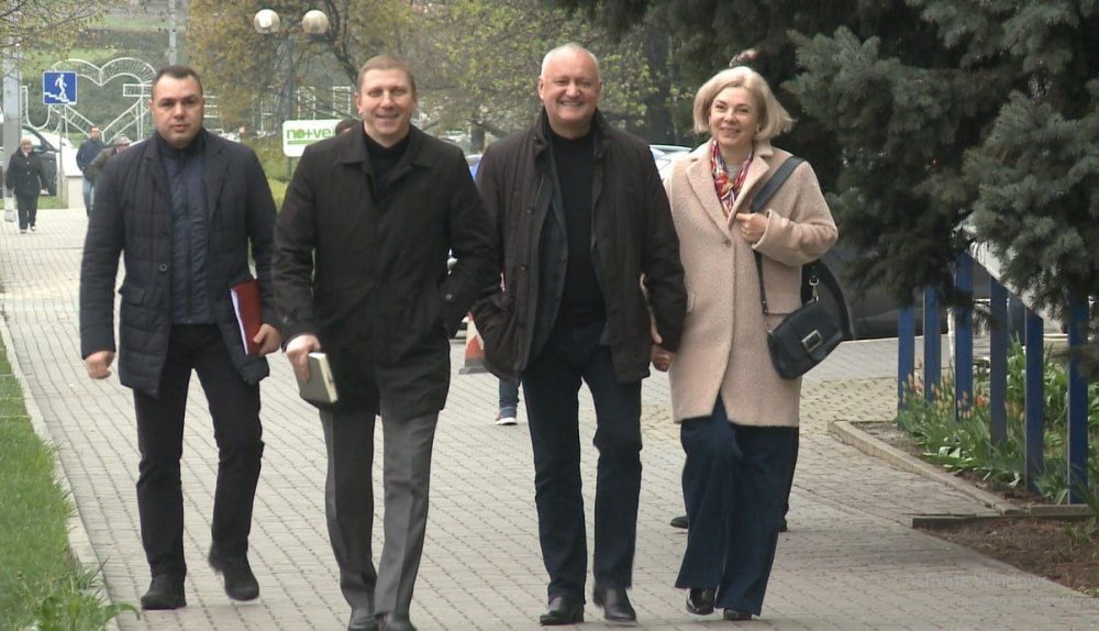 FOTO // Igor Dodon și Viorel Morari, surprinși împreună în această dimineață