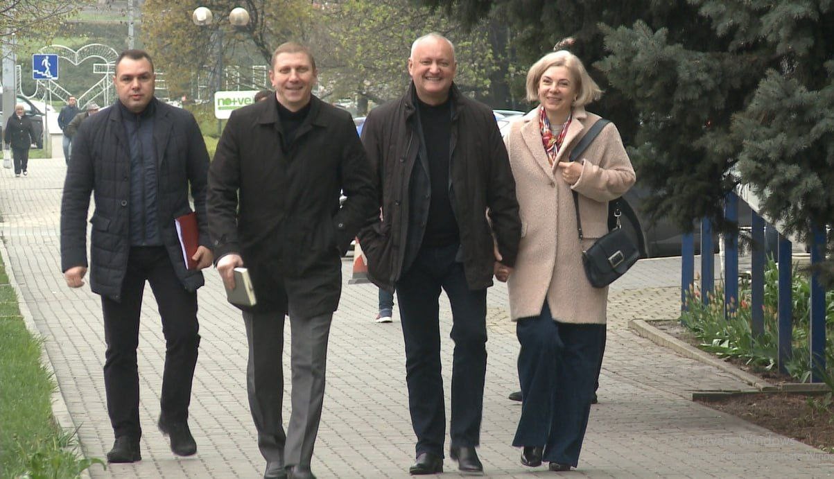 FOTO // Igor Dodon și Viorel Morari, surprinși împreună în această dimineață