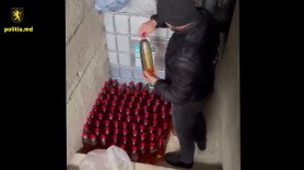 O linie de îmbuteliere clandestină a vinului și vinului spumant, depistată în raionul Orhei