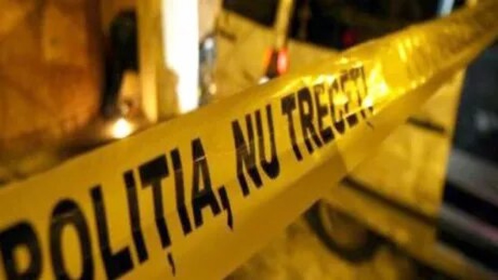 UNGHENI: O mămă și-a găsit fiul strangulat în propria casă