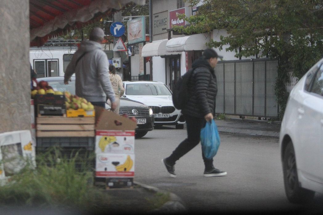 FOTO // Marcel Pavel, lecție de modestie pentru mulți artiști. Unde a fost surprins cântărețul