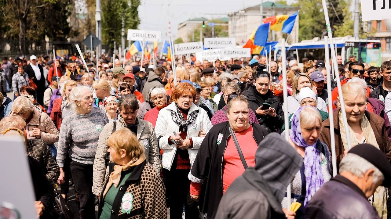FOTO // Aproximativ 25 de mii de oameni, împiedicați să ajungă la Acțiunea de Rezistență Națională, organizată de Mișcarea Pentru Popor