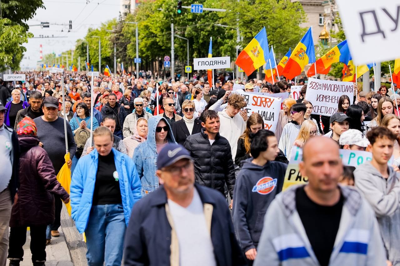 FOTO // Aproximativ 25 de mii de oameni, împiedicați să ajungă la Acțiunea de Rezistență Națională, organizată de Mișcarea Pentru Popor