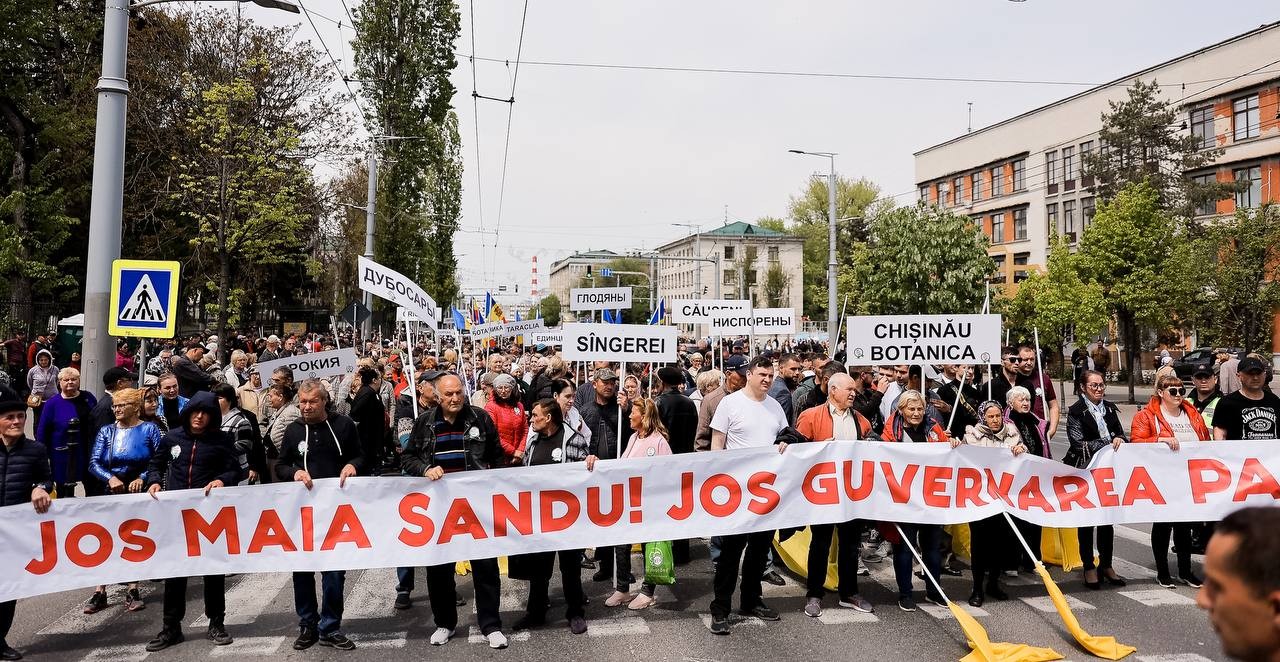 FOTO // Aproximativ 25 de mii de oameni, împiedicați să ajungă la Acțiunea de Rezistență Națională, organizată de Mișcarea Pentru Popor