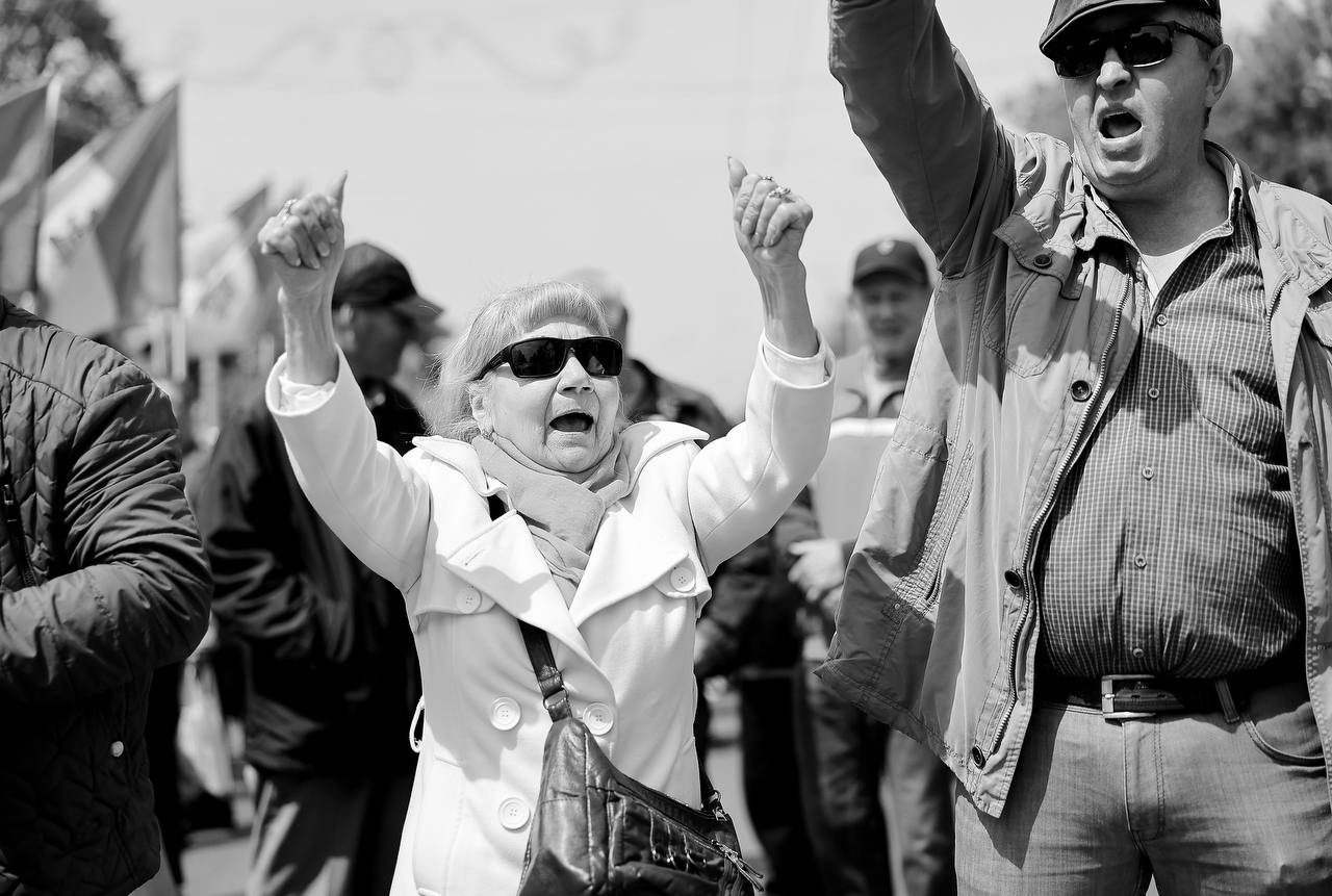 FOTO // Aproximativ 25 de mii de oameni, împiedicați să ajungă la Acțiunea de Rezistență Națională, organizată de Mișcarea Pentru Popor
