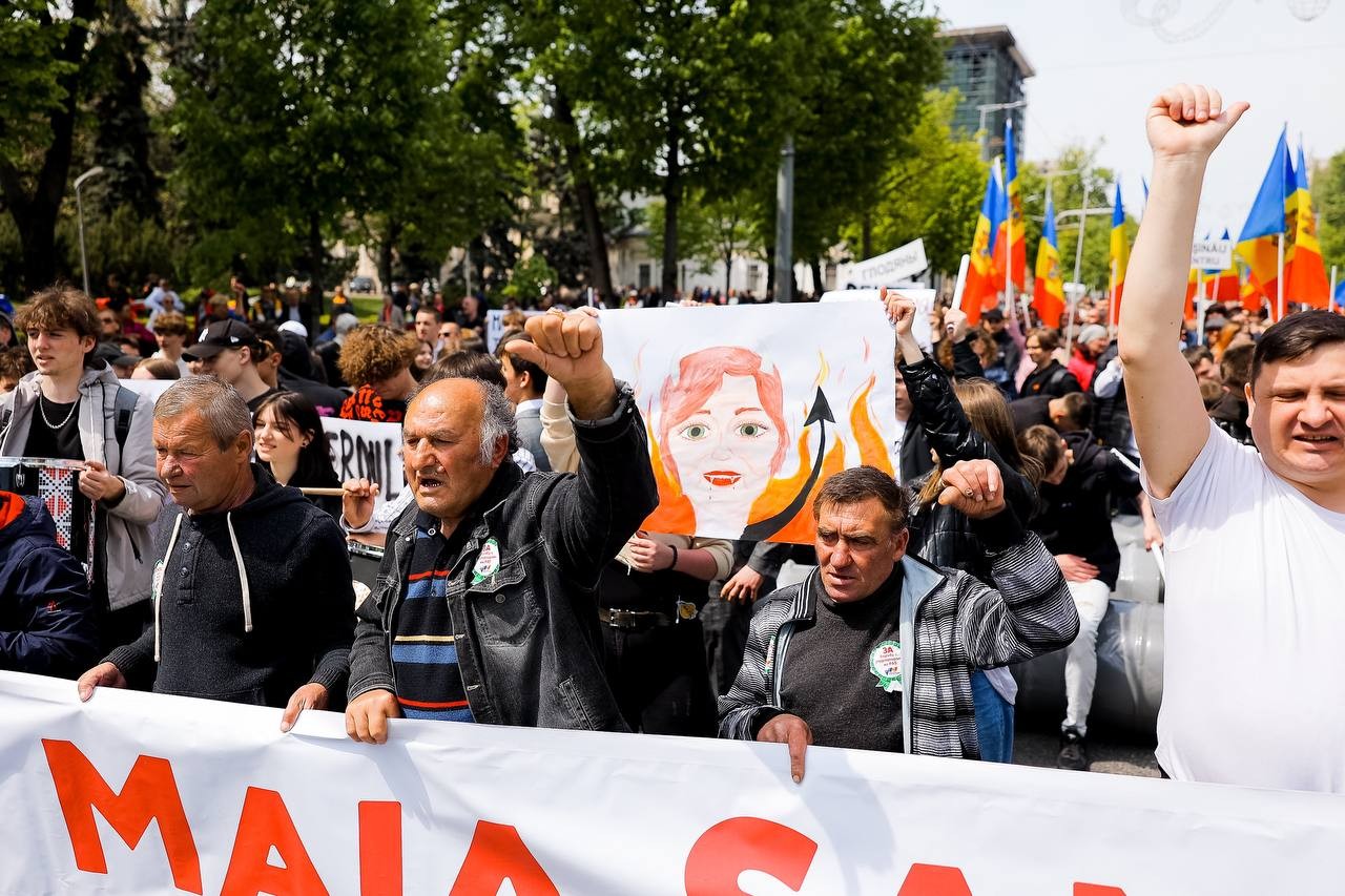 FOTO // Aproximativ 25 de mii de oameni, împiedicați să ajungă la Acțiunea de Rezistență Națională, organizată de Mișcarea Pentru Popor