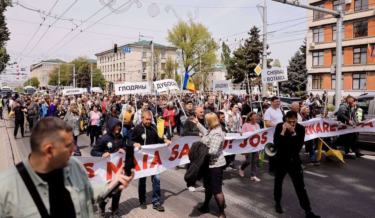 FOTO // Aproximativ 25 de mii de oameni, împiedicați să ajungă la Acțiunea de Rezistență Națională, organizată de Mișcarea Pentru Popor