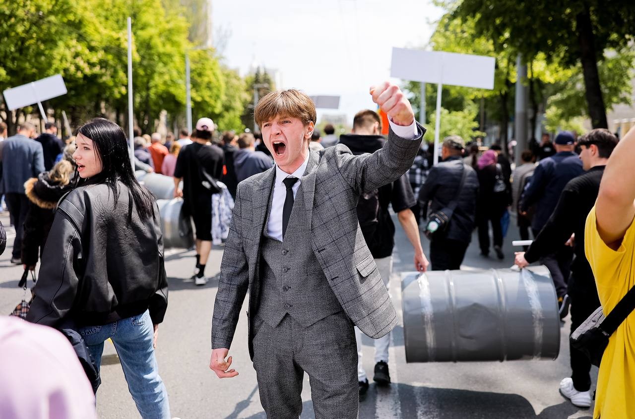 FOTO // Aproximativ 25 de mii de oameni, împiedicați să ajungă la Acțiunea de Rezistență Națională, organizată de Mișcarea Pentru Popor
