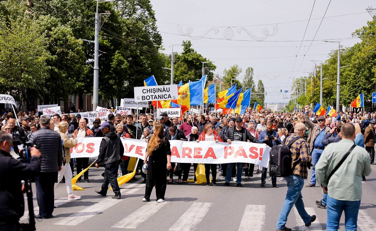 FOTO // Aproximativ 25 de mii de oameni, împiedicați să ajungă la Acțiunea de Rezistență Națională, organizată de Mișcarea Pentru Popor