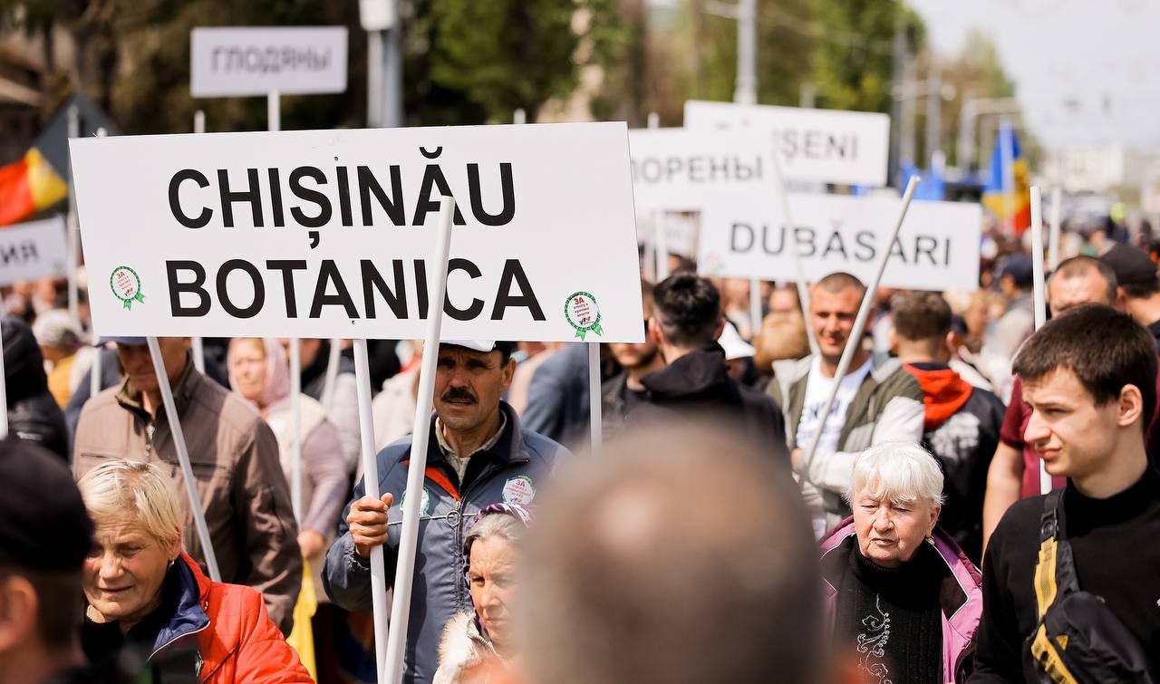 FOTO // Aproximativ 25 de mii de oameni, împiedicați să ajungă la Acțiunea de Rezistență Națională, organizată de Mișcarea Pentru Popor