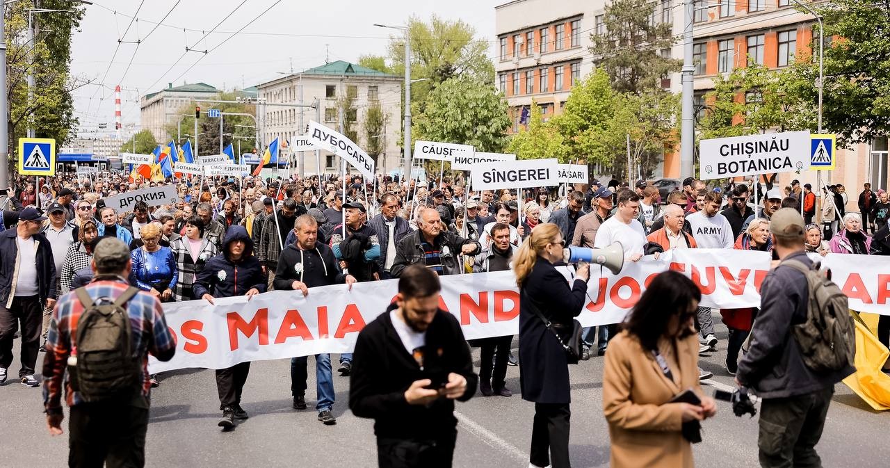 FOTO // Aproximativ 25 de mii de oameni, împiedicați să ajungă la Acțiunea de Rezistență Națională, organizată de Mișcarea Pentru Popor