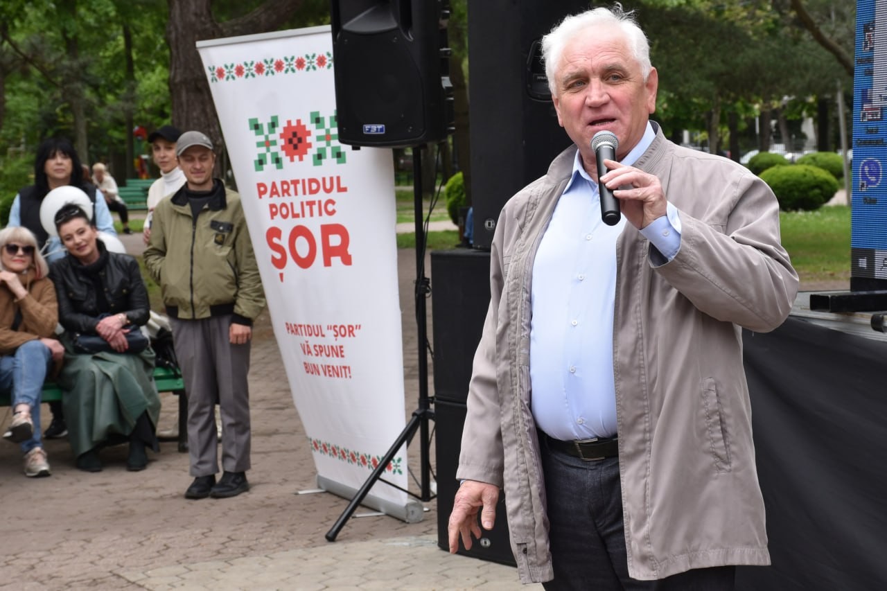 FOTO // Sute de oameni au participat la „Valsul Victoriei”, organizat la inițiativa lui Ilan Șor, cu ocazia zilei de 9 Mai