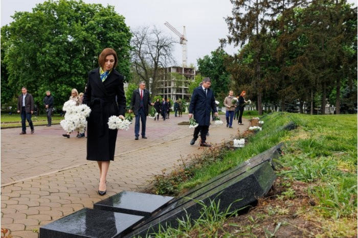 FOTO // Maia Sandu a participat la comemorarea victimelor celui de-al Doilea Război Mondial