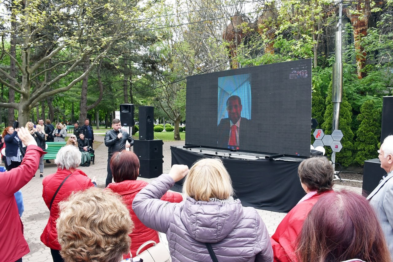 FOTO // Sute de oameni au participat la „Valsul Victoriei”, organizat la inițiativa lui Ilan Șor, cu ocazia zilei de 9 Mai