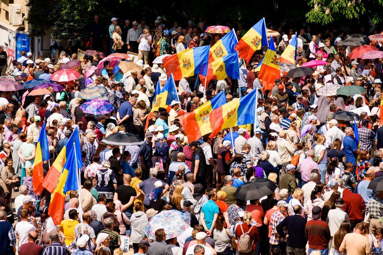 60 de mii de oameni au participat la mitingurile de la Orhei, Comrat și Bălți, în susținerea organizării unui referendum privind vectorul extern al Moldovei