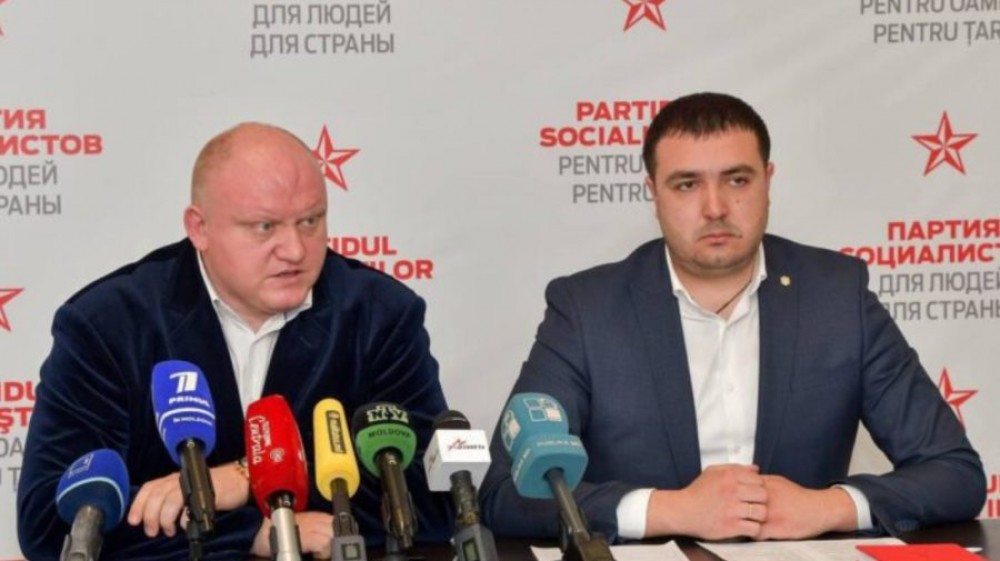 Un deputat PAS critică decizia lui Bolea și Suhodolski de a părăsi PSRM: S-au vândut ca la Piața Centrală