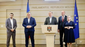 Socialiștii și comuniștii acuză PAS-ul de „uzurparea puterii în stat”. Vor să declare Moldova - „stat capturat”