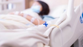 O femeie rănită într-un atac terorist, a murit după 22 de ani de comă