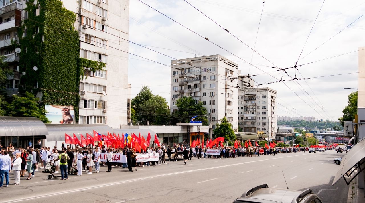 FOTO // Conducerea și susținătorii Partidului „ȘOR” au ieșit în stradă în sprijinul Zilei Victoriei