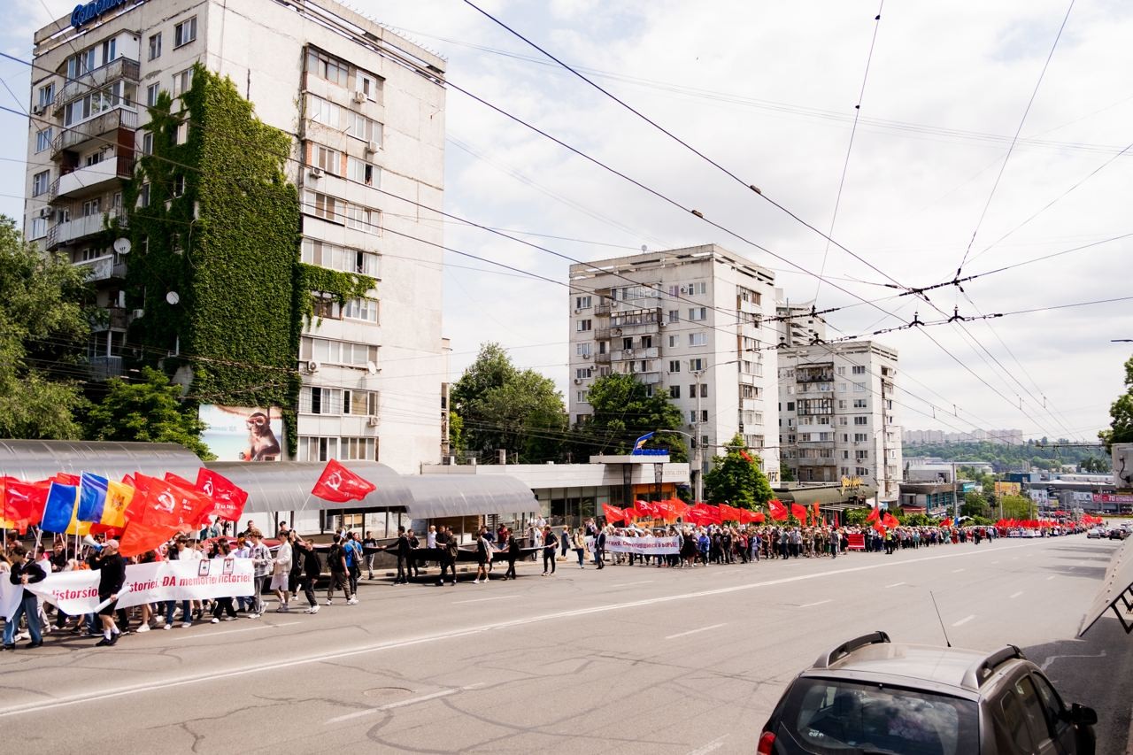FOTO // Conducerea și susținătorii Partidului „ȘOR” au ieșit în stradă în sprijinul Zilei Victoriei
